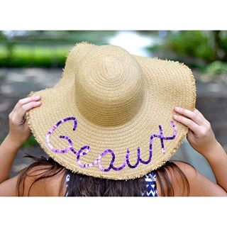 A closer look at last night's LSU-inspired DIY floppy hat! Click over to the blog for all the details {link in bio} southernflairblog.com A closer look at last night's LSU-inspired DIY floppy hat! Click over to the blog for all the details {link in bio} southernflairblog.com