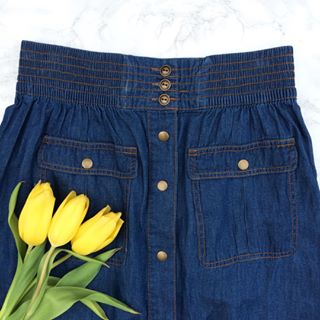 When it's officially spring but you've skipped the gym all week -- elastic waistbands are the way to go Shop this denim knee-length skirt for less than $25 with @liketoknow.it www.liketk.it/2gd1W #liketkit When it's officially spring but you've skipped the gym all week -- elastic waistbands are the way to go Shop this denim knee-length skirt for less than $25 with @liketoknow.it www.liketk.it/2gd1W #liketkit